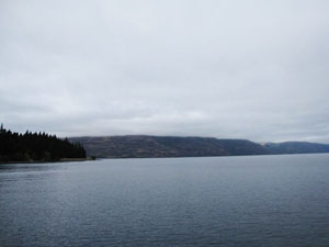 朝、曇っていたときのワカティプ湖（Lake Wakatipu） 
