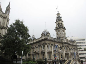 市議会議事堂